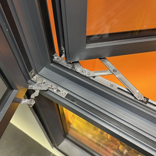 罗兰德式门窗|冬季门窗保养小诀窍，你都做对了吗？