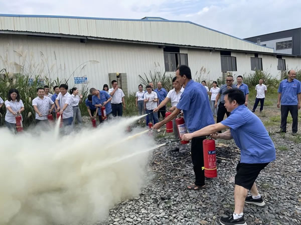 金太阳门窗 | 落实消防责任，防范安全风险培训及灭火实操演练