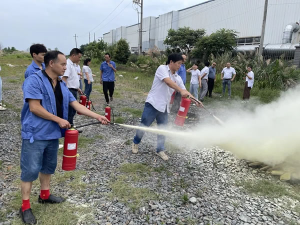 金太阳门窗 | 落实消防责任，防范安全风险培训及灭火实操演练